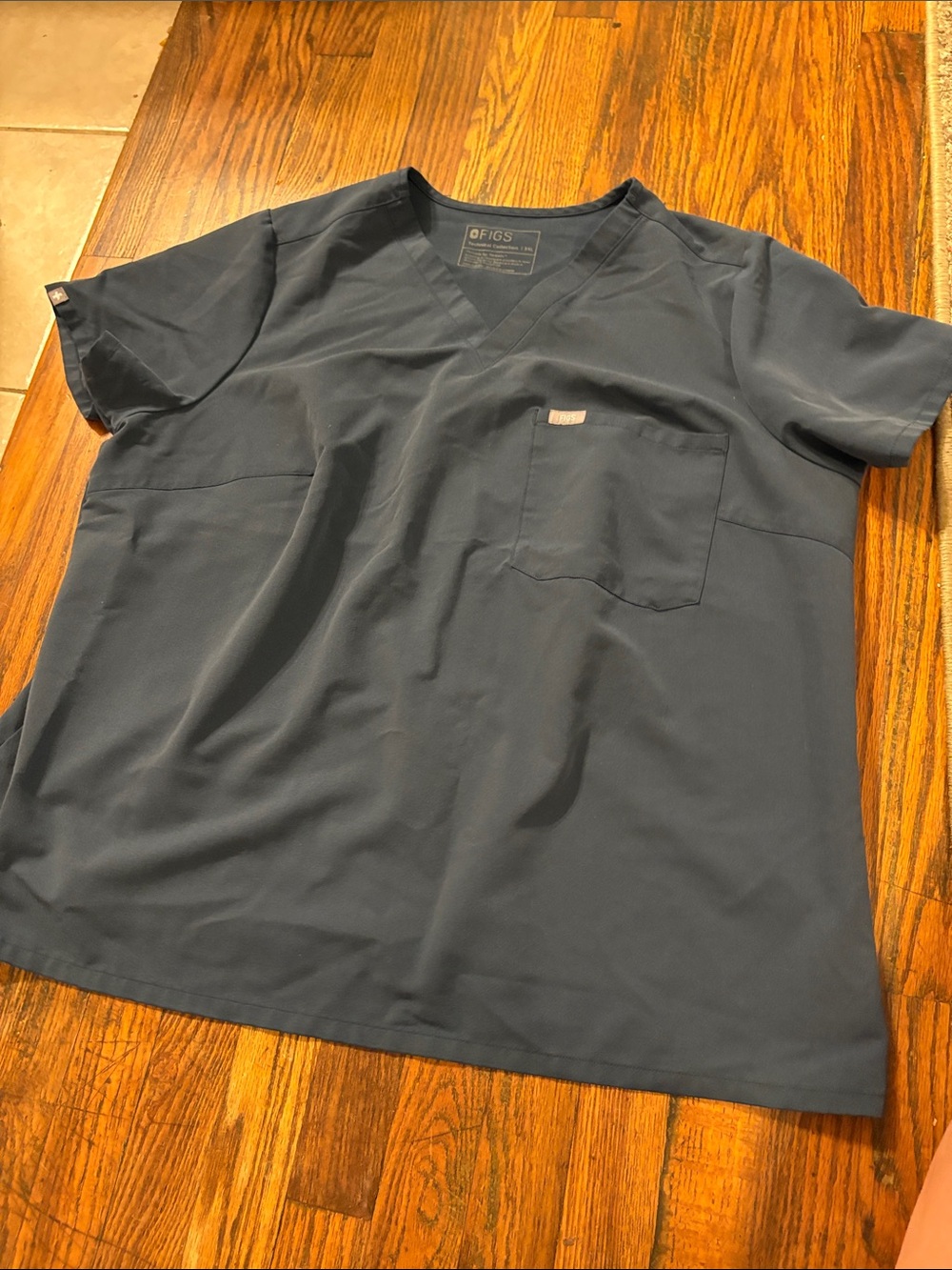 🎉Figs Navy V-Neck Short Sleeve Scrub Medical Top!